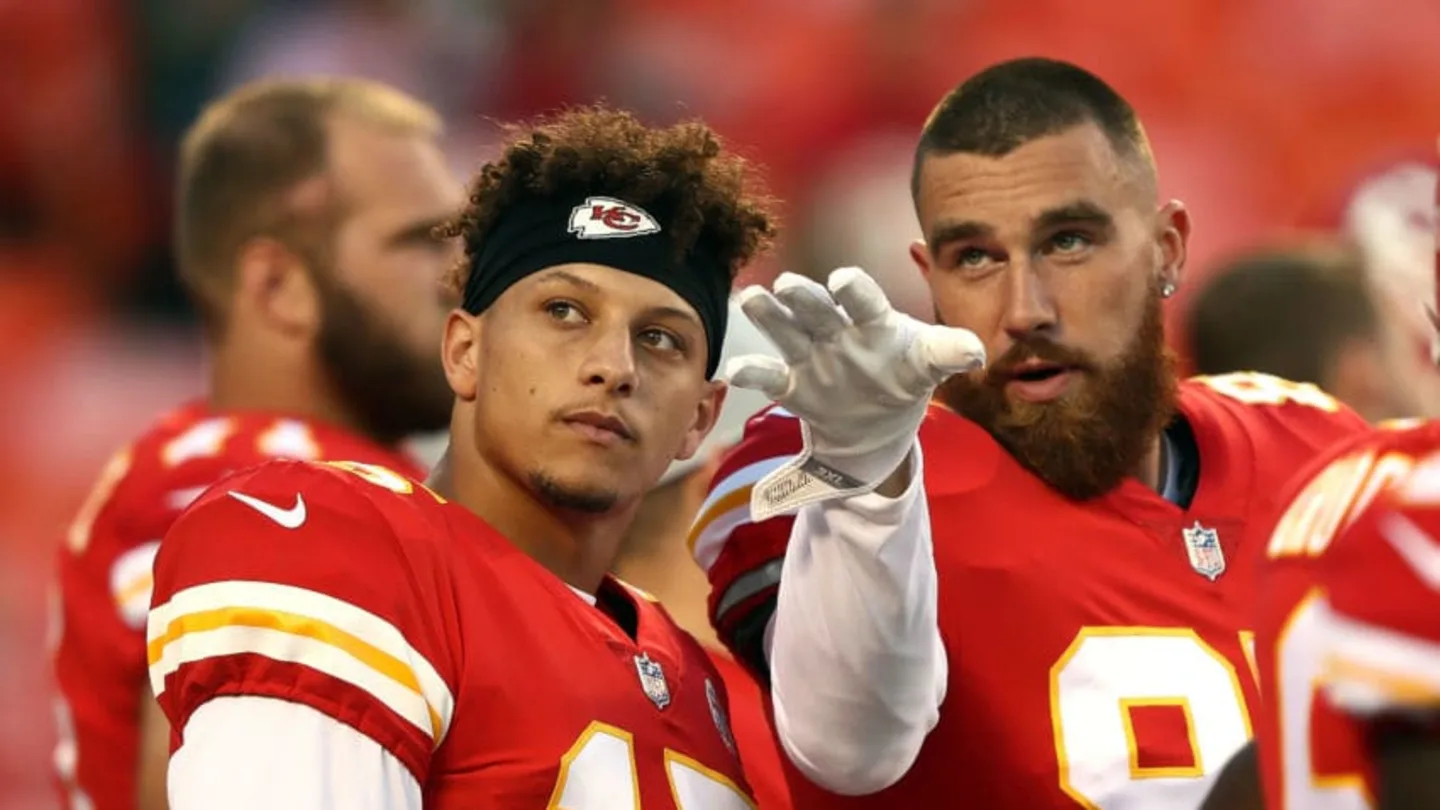 Kelce and Mahomes are still the greatest quarterback-tight end combo in the NFL like or live it the chief kansas city speak out